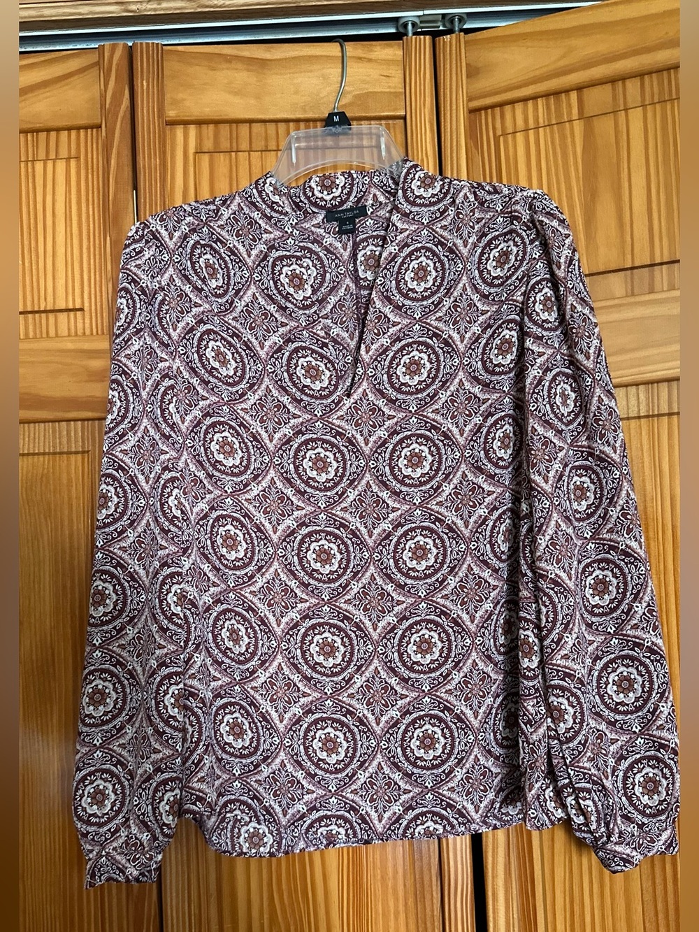 Ann Taylor Burgundy and Cream Medallion Print Long-Sleeve Blouse - size S - NWOT